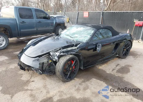 2021 Porsche 718 Boxster S z USA, uszkodzony, nr VIN WP0CB2A80MS225228